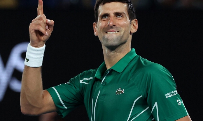 Djokovic chính thức vượt mặt huyền thoại quần vợt