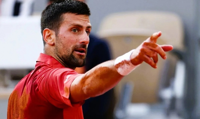 Djokovic phẫu thuật thành công