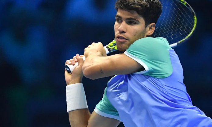 ATP Finals: Carlos Alcaraz vẫn còn hy vọng vào bán kết