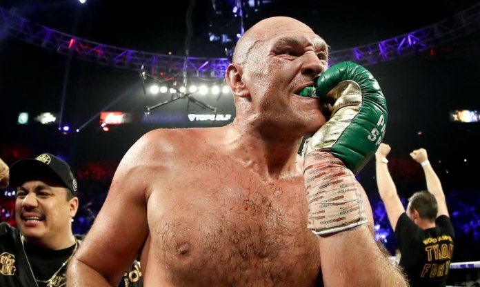 Tyson Fury làm rõ tin đồn chấn thương trước trận tái đấu với Oleksandr Usyk