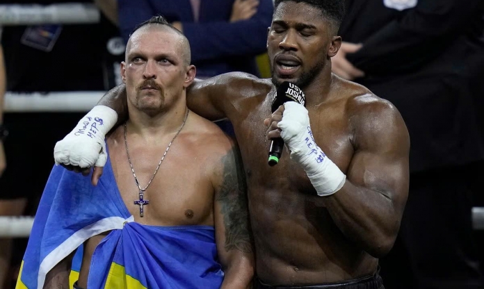 Anthony Joshua công khai ủng hộ Oleksandr Usyk