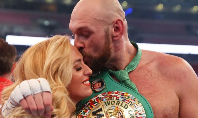 Tyson Fury và sự hy sinh lớn: 3 tháng không nói chuyện với vợ