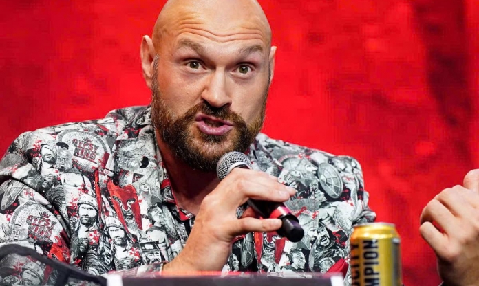 Tyson Fury dằn mặt Oleksandr Uysk trước trận tái đấu