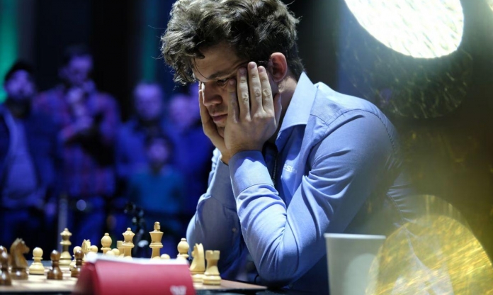 Magnus Carlsen trở lại thi đấu, nhất quyết mặc quần jeans tại giải vô địch thế giới 2024