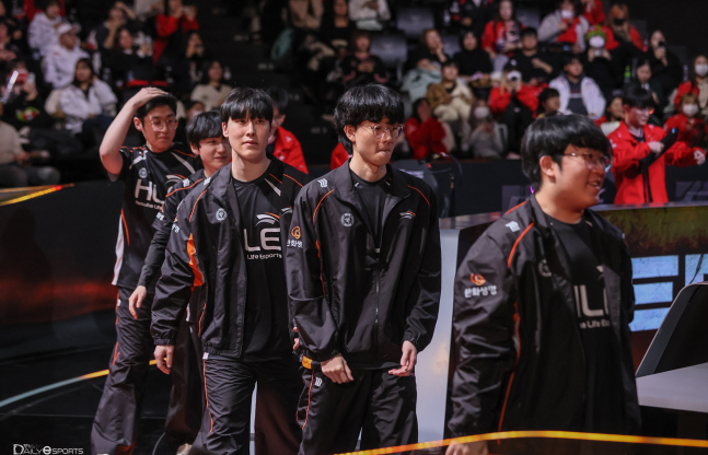 HLE đánh bại T1, tiến vào vòng 2 Play-off LCK Cup 2025