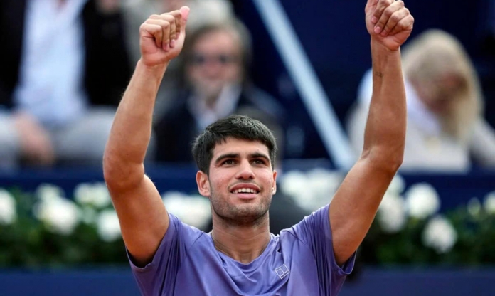 Alcaraz vượt ải De Minaur, vào bán kết Barcelona Open