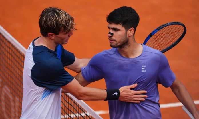 Alcaraz vào bán kết Rome Masters, Zverev và Sabalenka bất ngờ dừng bước