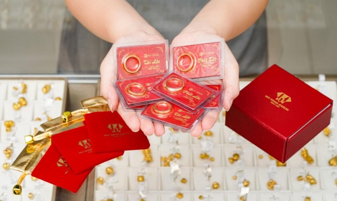 Giá vàng hôm nay chiều 25/5: Vượt mốc 120 triệu đồng/lượng