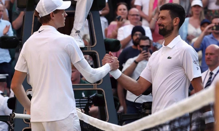 Hành động bất ngờ của Sinner sau khi 'hủy diệt' Djokovic