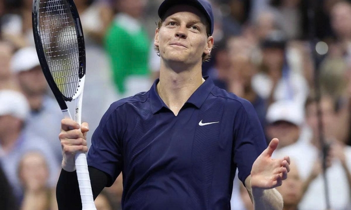 Jannik Sinner 'thần tốc' vào tứ kết US Open 2025