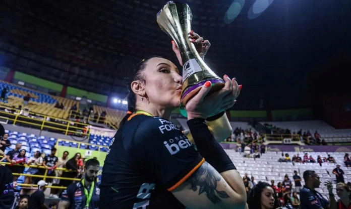 Một cầu thủ chuyển giới không được tham gia giải bóng chuyền thế giới?