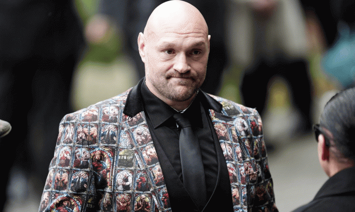 Tyson Fury có hành động đầy tinh tế với Anthony Joshua