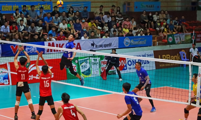 Trên cơ hoàn toàn, Sanest Khánh Hòa trở thành tân vương giải bóng chuyền VĐQG