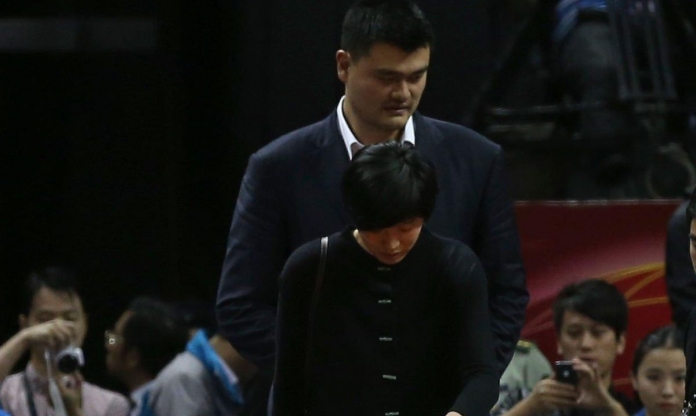 Vợ khổng lồ bóng rổ Yao Ming sợ chuyện giường chiếu của chồng