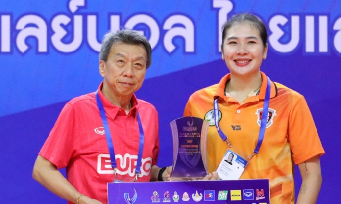 Hat-trick danh hiệu cá nhân, ngôi sao bóng chuyền nữ Thái Lan vẫn trượt MVP giải VĐQG