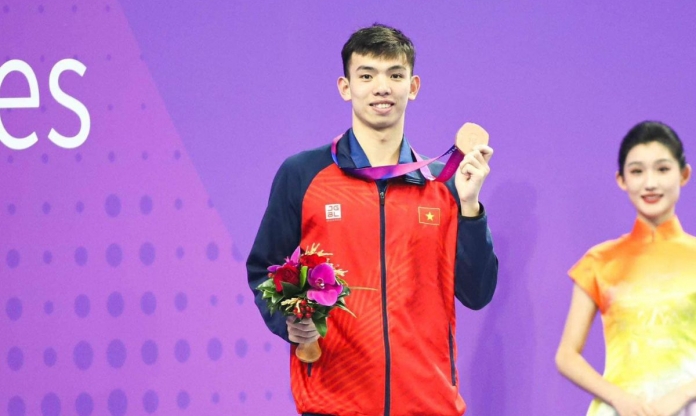 Hai ngày liên tiếp phá kỉ lục, Nguyễn Huy Hoàng khẳng định sức mạnh ở giải bơi châu Á