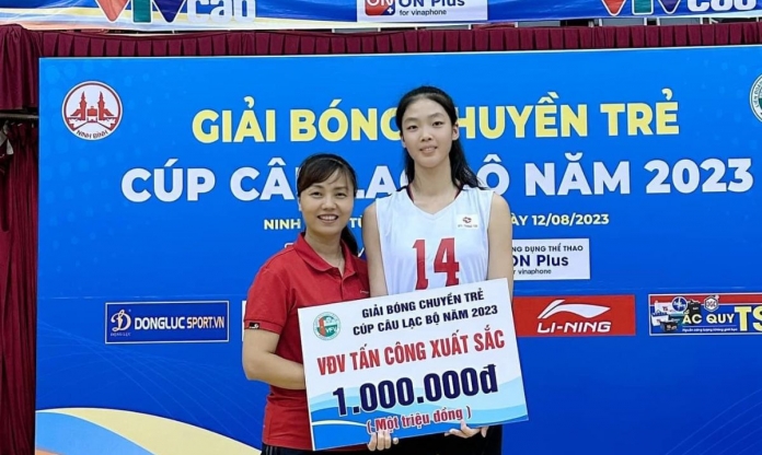 'Khủng long bóng chuyền nhí' Phạm Quỳnh Hương được chọn mặt gửi vàng ở giải VĐQG 2024