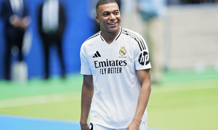 Mbappe ra mắt Real Madrid, làm gợi nhớ hình ảnh Ronaldo cách đây 15 năm