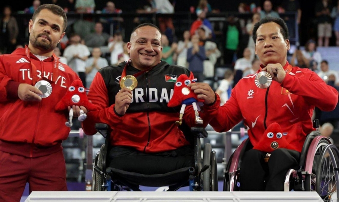 Giành HCĐ Paralympic 2024, Lê Văn Công nhận thưởng nóng hàng trăm triệu đồng