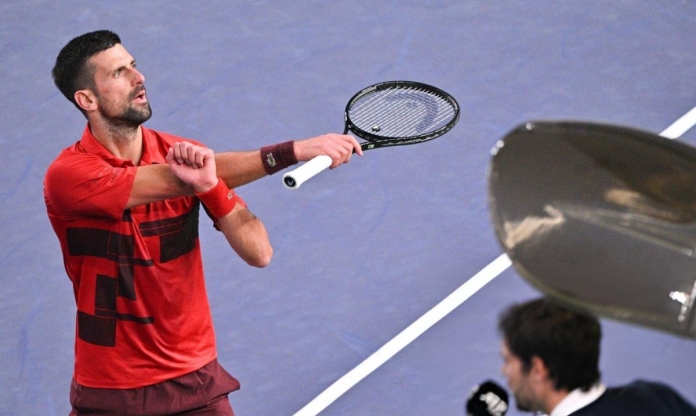 Thắng dễ 'bạn thân' Lý Hoàng Nam, Novak Djokovic lọt tứ kết Thượng Hải Masters 2024