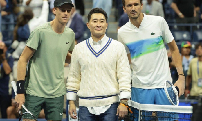 Thắng nhàn Medvedev, Sinner đợi Alcaraz ở bán kết Thượng Hải Masters 2024