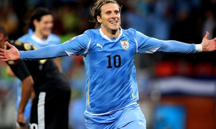 Diego Forlan trình làng tennis chuyên nghiệp ở tuổi 45