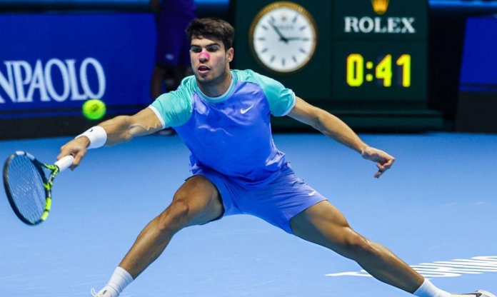 Thua Zverev, Alcaraz lâm nguy ở ATP Finals 2024