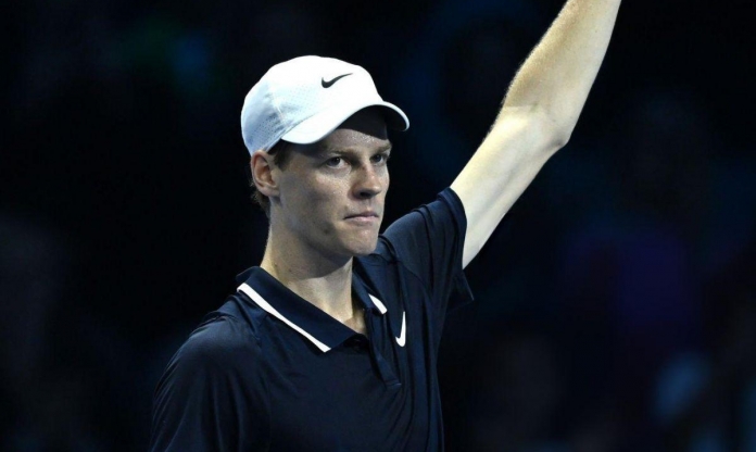 Lần thứ 5 thắng Medvedev năm 2024, Sinner thẳng tiến bán kết ATP Finals