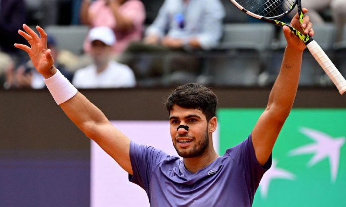 Alcaraz nhọc nhằn lọt tứ kết Rome Masters 2025