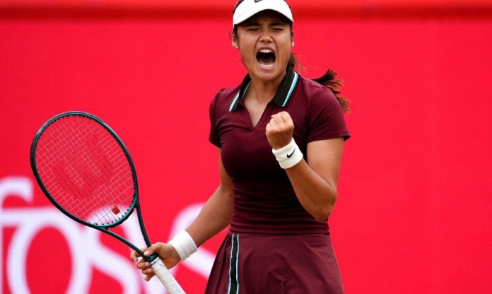 Emma Raducanu lần đầu lên ngôi số 1 tennis Anh sau hai năm