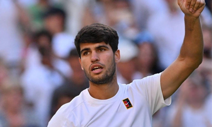 Thắng dễ tay vợt chủ nhà, Alcaraz năm thứ ba liên tiếp vào bán kết Wimbledon