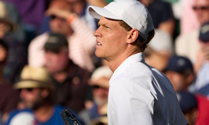 Sinner ra quyết định bất ngờ trước thềm tứ kết Wimbledon 2025