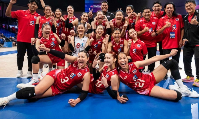 Bóng chuyền nữ Thái Lan trụ lại Nations League một cách ngoạn mục