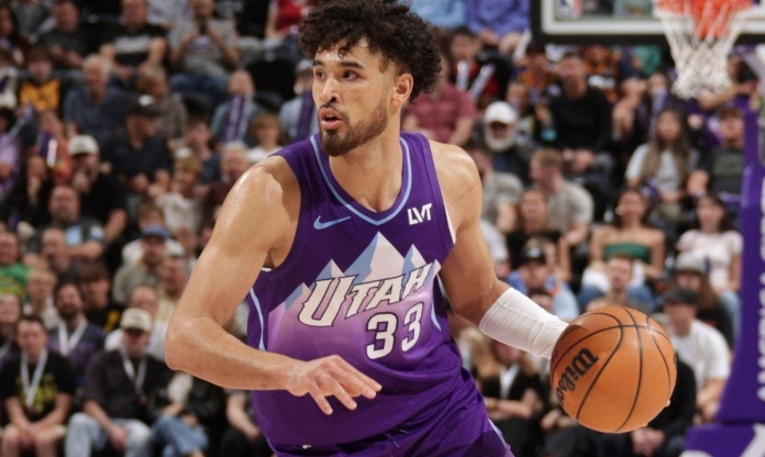 Cầu thủ gốc Việt gia nhập đội hàng đầu NBA, được siêu sao lừng danh chúc mừng