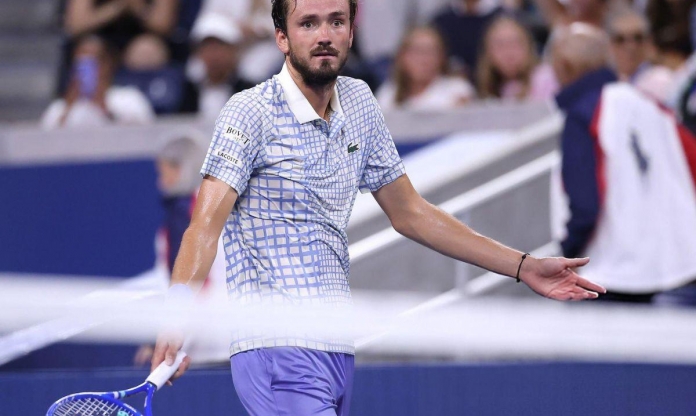 Medvedev sớm dừng bước ở US Open 2025 sau trận đấu gây tranh cãi