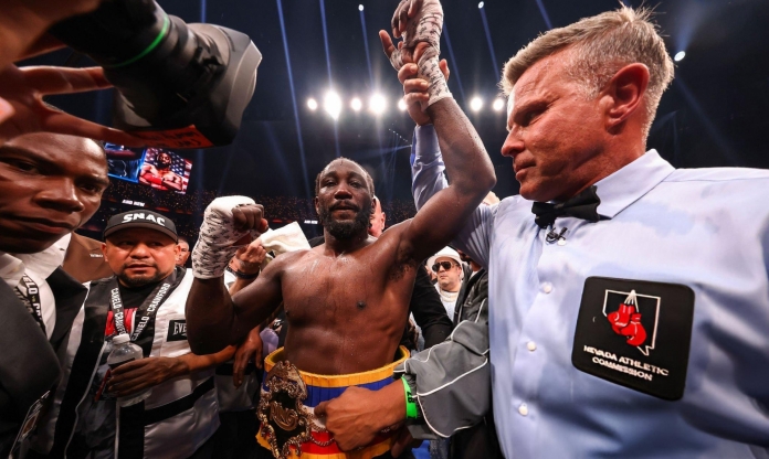 Hạ Canelo Alvarez, Terence Crawford đi vào lịch sử boxing thế giới