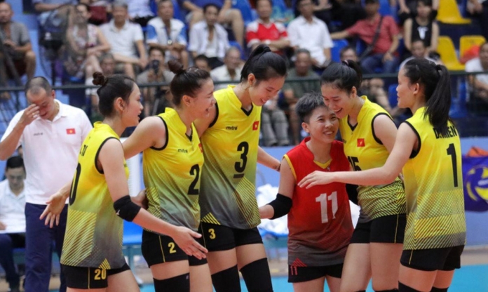 Bóng chuyền nữ Việt Nam thắng với tỉ số không tưởng, rực sáng ở sân chơi châu lục