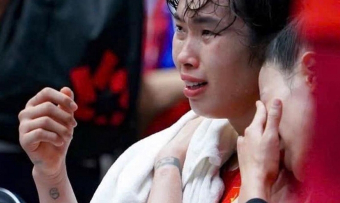 Chủ công Thanh Thúy khóc nức nở sau thất bại tiếc nuối trước Thái Lan