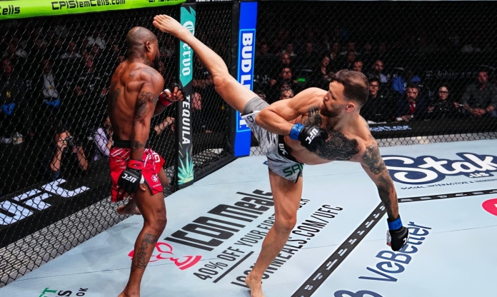 Top 5 pha knock-out mãn nhãn nhất UFC năm 2025
