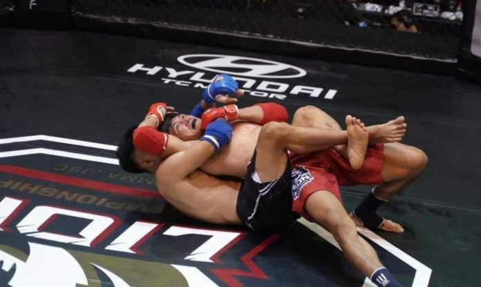 Nguyễn Trần Duy Nhất 'sống sót' sau 39 cú đấm, ngược dòng khó tin ở giải đấu đình đám