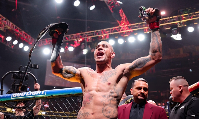 Alex Pereira lên hạng nặng, Jiri Prochazka và Carlos Ulberg tranh đai bỏ trống