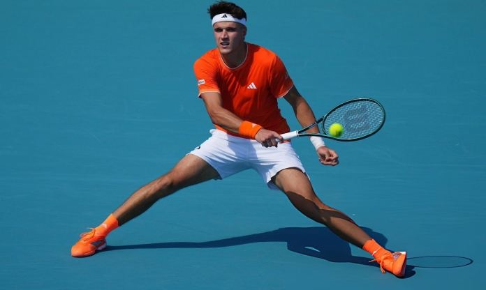 Đương kim vô địch Miami Open 'ngã ngựa' sau gần 3 tiếng quần thảo