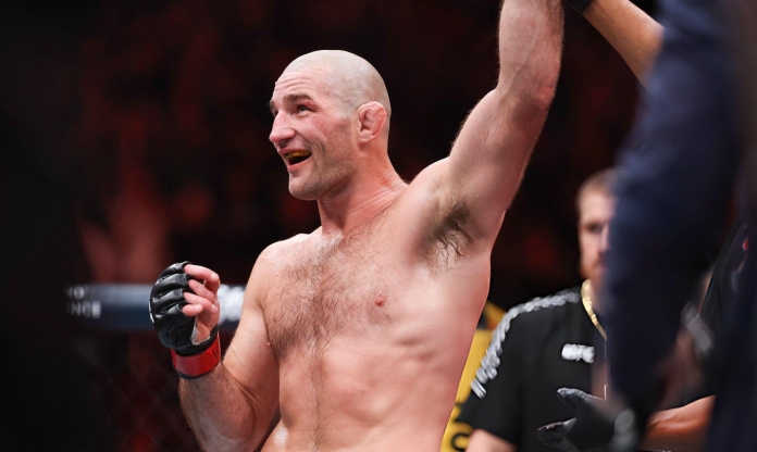 Chuyên gia nhận định cơ hội của Sean Strickland trước Khamzat Chimaev ở UFC 328