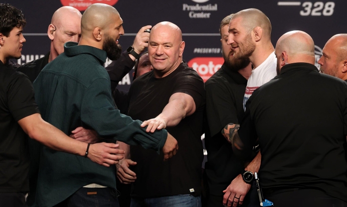 Strickland hạ nhục Chimaev trước thềm UFC 328