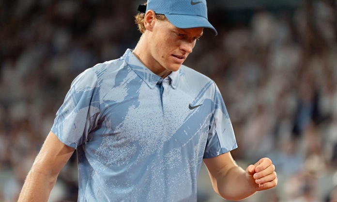 Thắng trận ra quân Roland Garros 2026, Sinner đi vào lịch sử