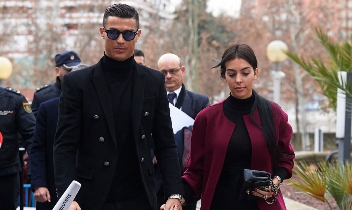 Nghe lời bạn gái, Ronaldo rời Al Nassr để gia nhập bến đỗ trong mơ?