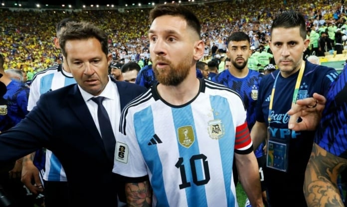 Ngựa quen đường cũ, Messi lại có hành động xấu xí với ngôi sao Brazil