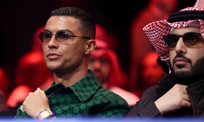 Ronaldo khẳng định sự vĩ đại tại Ả Rập Saudi