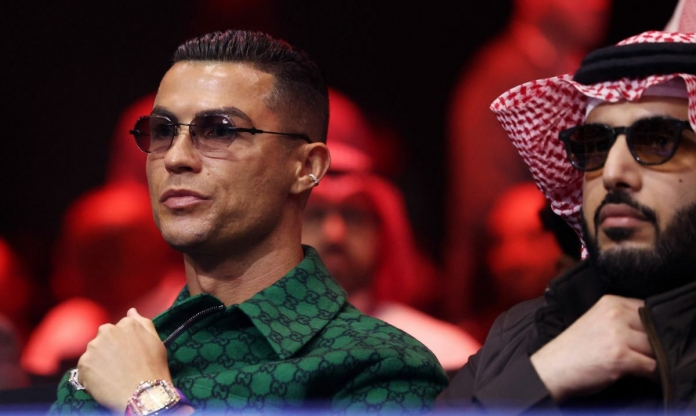 Ronaldo khiến MU 'chìm trong cát bụi' với kỳ tích khủng tại Al Nassr