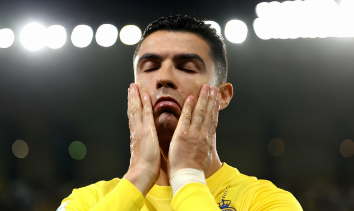 Ronaldo bất ngờ hứng 'gạch đá' từ cựu HLV Real Madrid